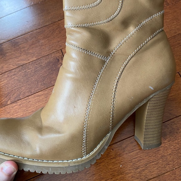 725 Originals Tan coloured heeled booties, size 7.5 - Picture 7 of 7